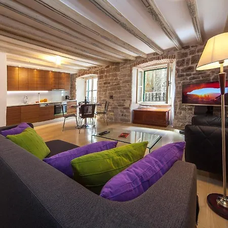 Luxury San Giovanni 1 *